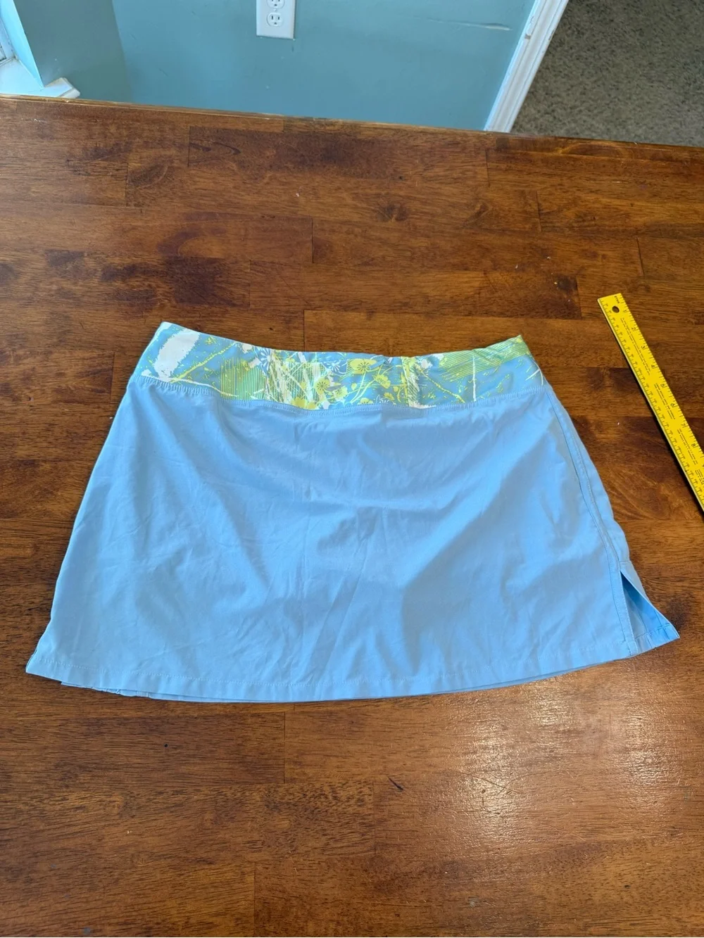 Brooks Women’s Running Skort Light Blue w/ Green Floral Waistband Pleated size L - Picture 9 of 10